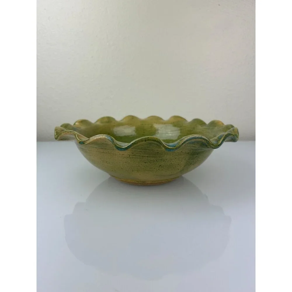 Geiger Vintage 1998 Green Ruffled Edge Pottery Bowl Home Art Signed